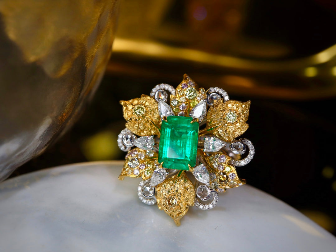 Luxurious Emerald Jewelry Collection - Multifunctional Design