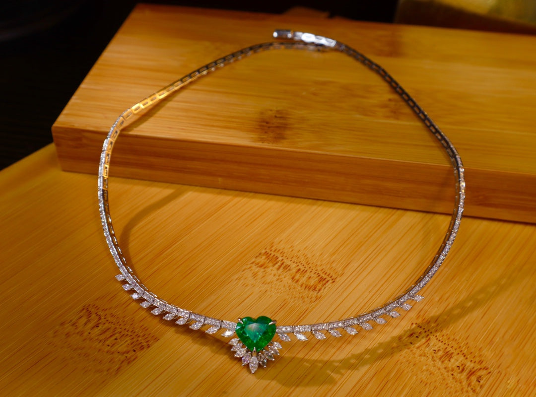 Emerald Diamond Choker: Premium Custom Jewelry Piece