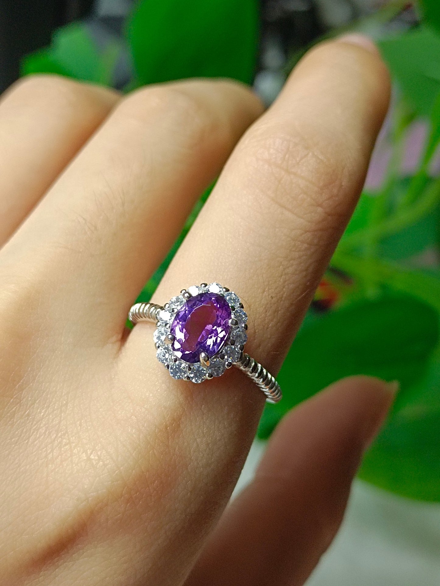 Elegant Natural Amethyst Ring - A Must-Have Jewelry Piece