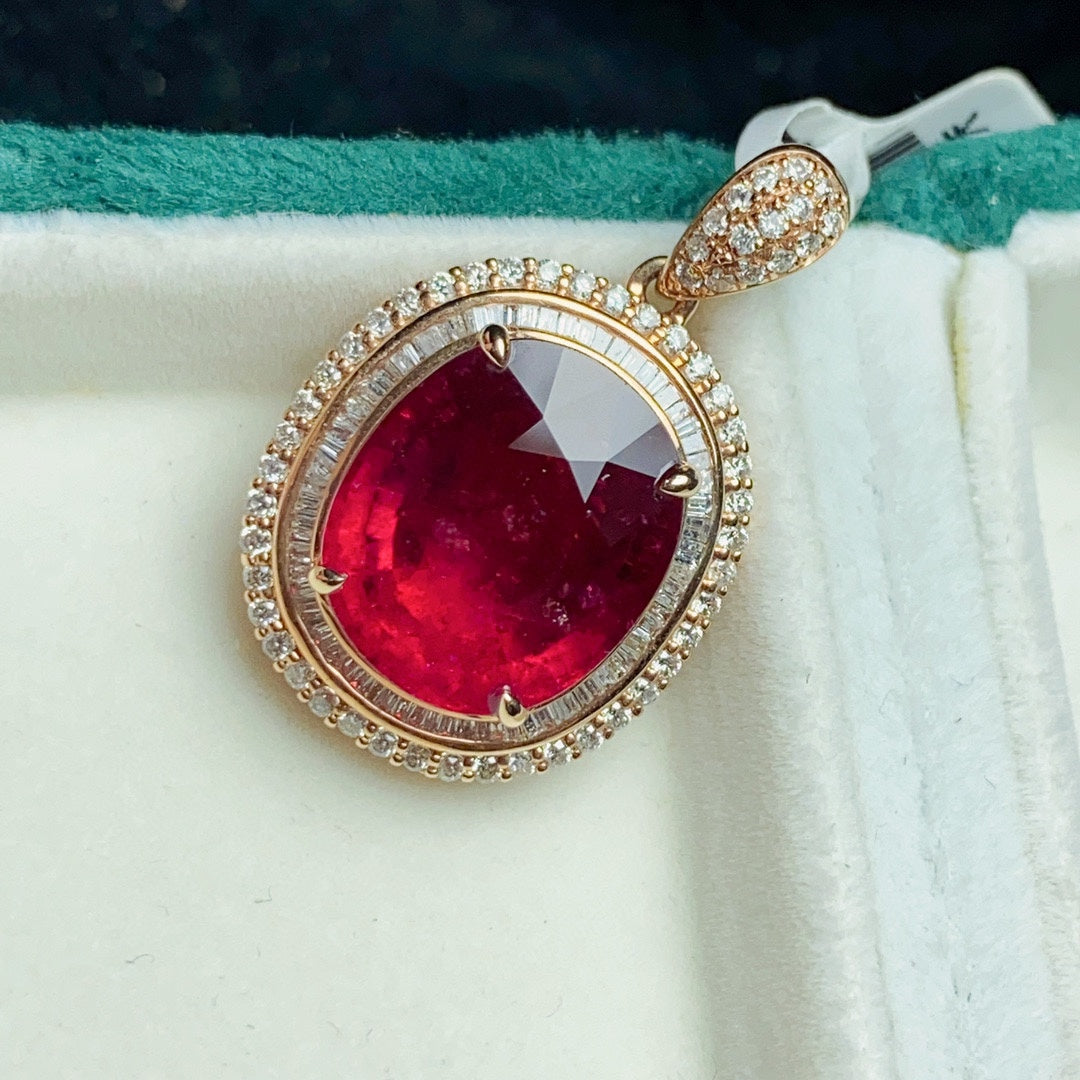 Natural Tourmaline Pendant Jewelry with 18K Gold and Diamond Embedding