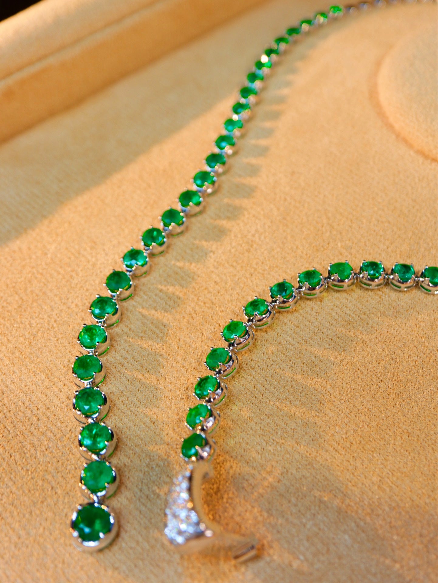 Emerald Elegance: 18K Gold Embedded Panjshir Emerald Necklace