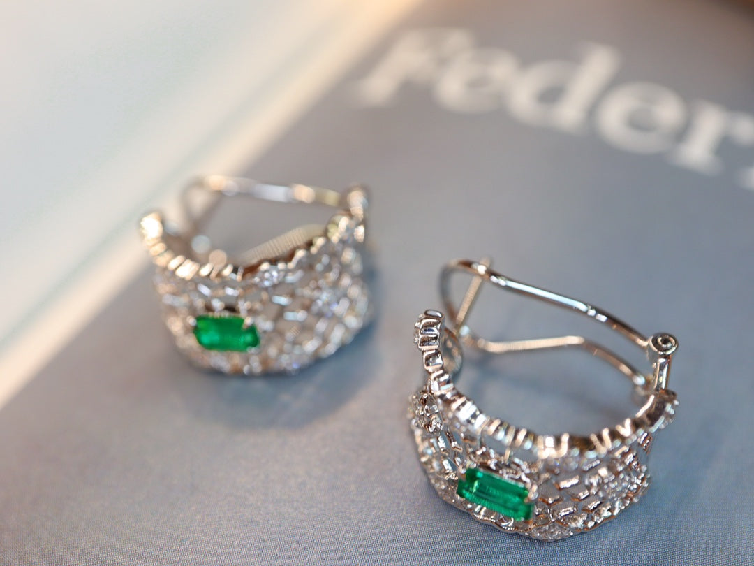 Buccellati-Style Emerald Earrings - A Classic and Elegant Jewelry Piece