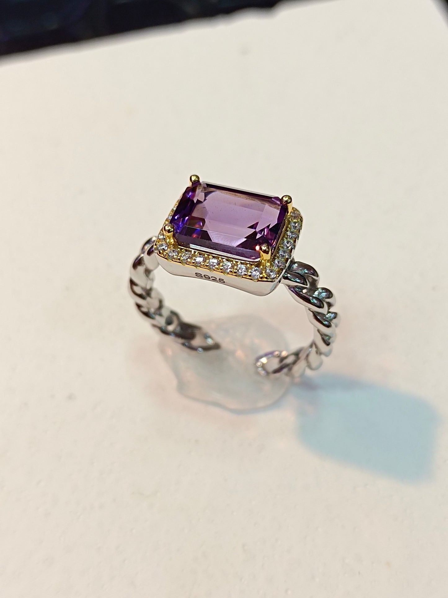 Cincin Amethyst Ungu S925 Sterling Silver yang Elegan - Barang Kemas untuknya