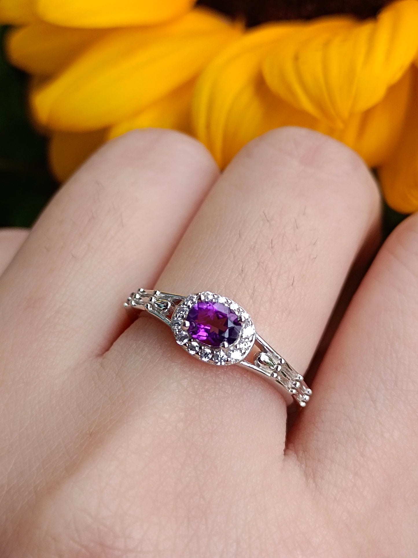 Elegant Natural Amethyst Ring - A Must-Have Jewelry Piece