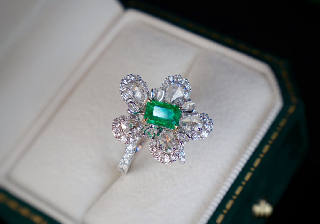 Emerald Elegance Ring - A Touch of Sophistication in Jewelry