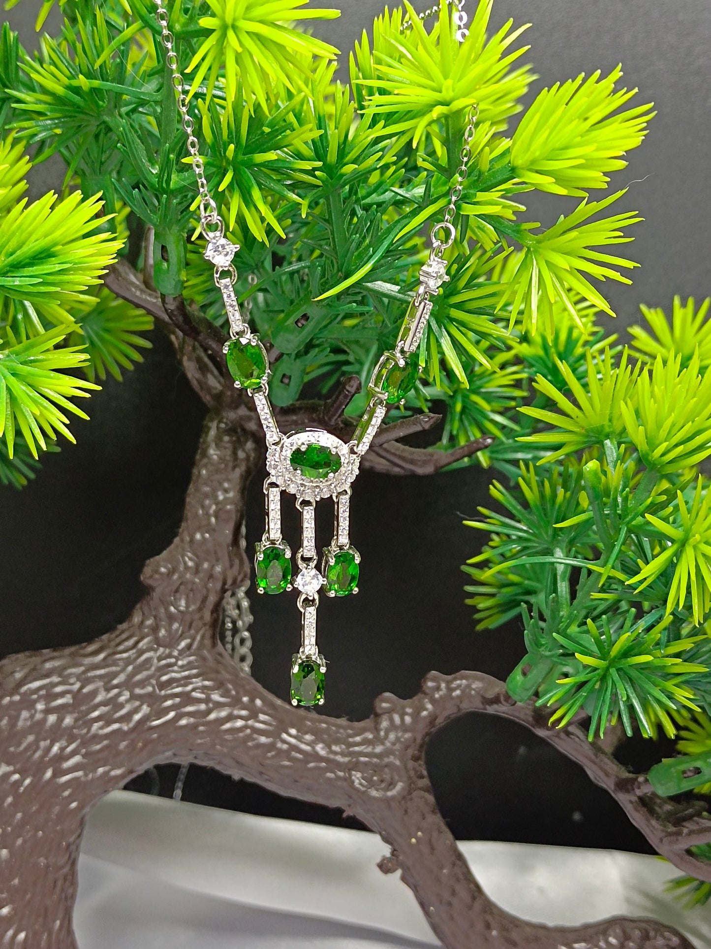 Luxury S925 Silver Embedded Diopside Jewelry Necklace