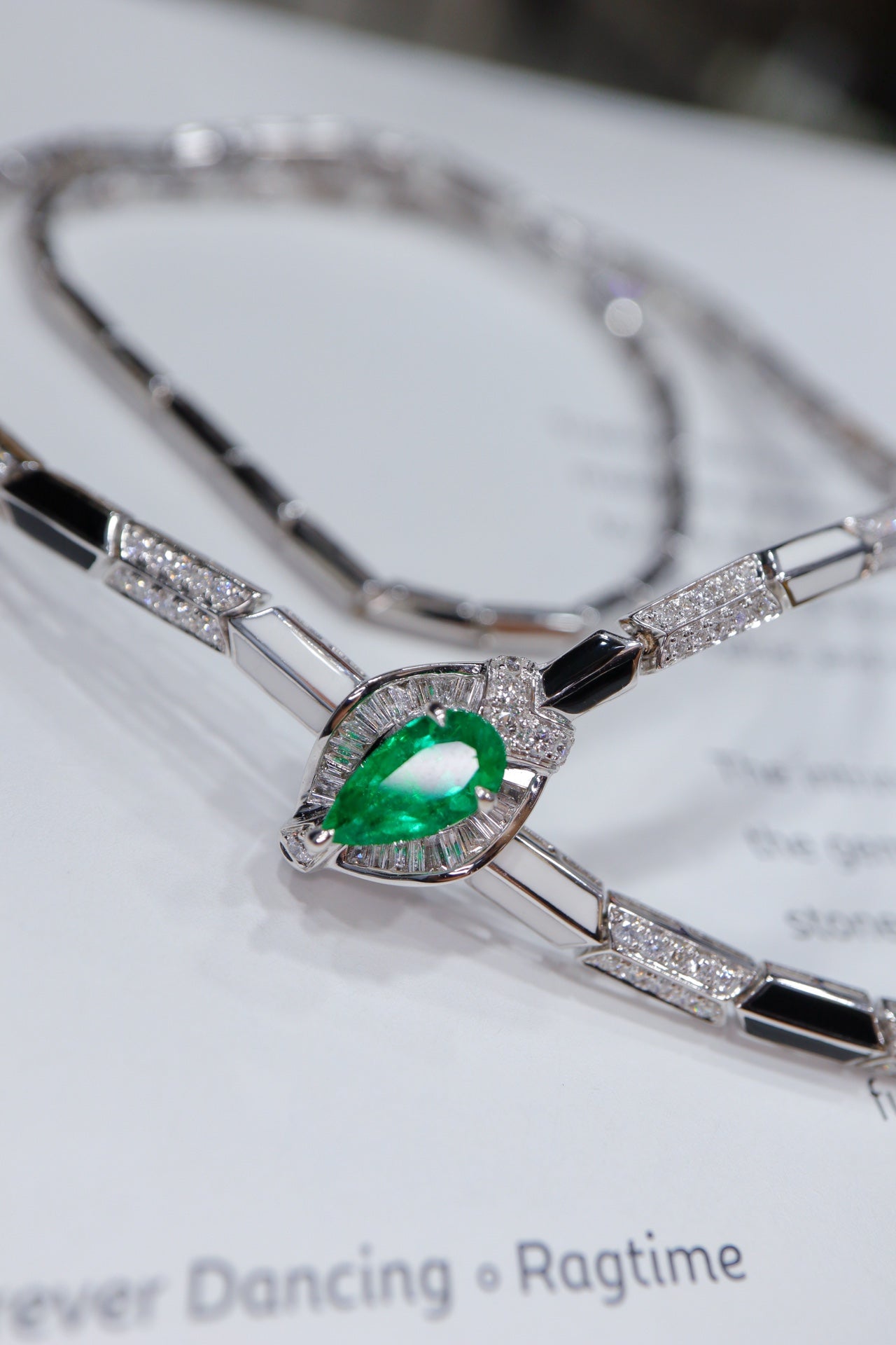 Serpentine Design Emerald Necklace - Premium Jewelry Piece