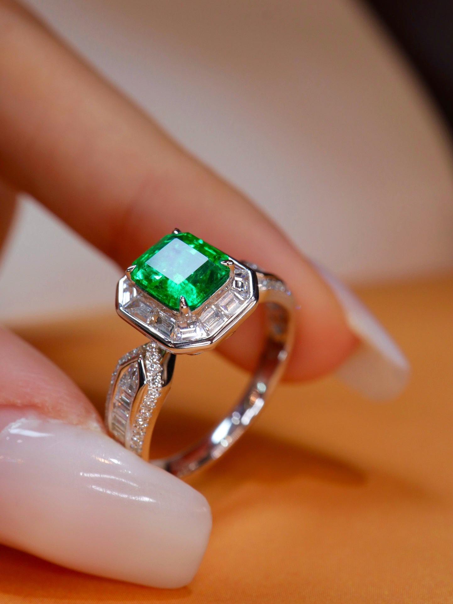 Emerald Ring: Vivid Green Jewelry with Diamond Accent