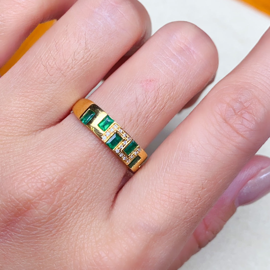 18k Gold Emerald and Diamond Ring - Unique Designs Jewelry