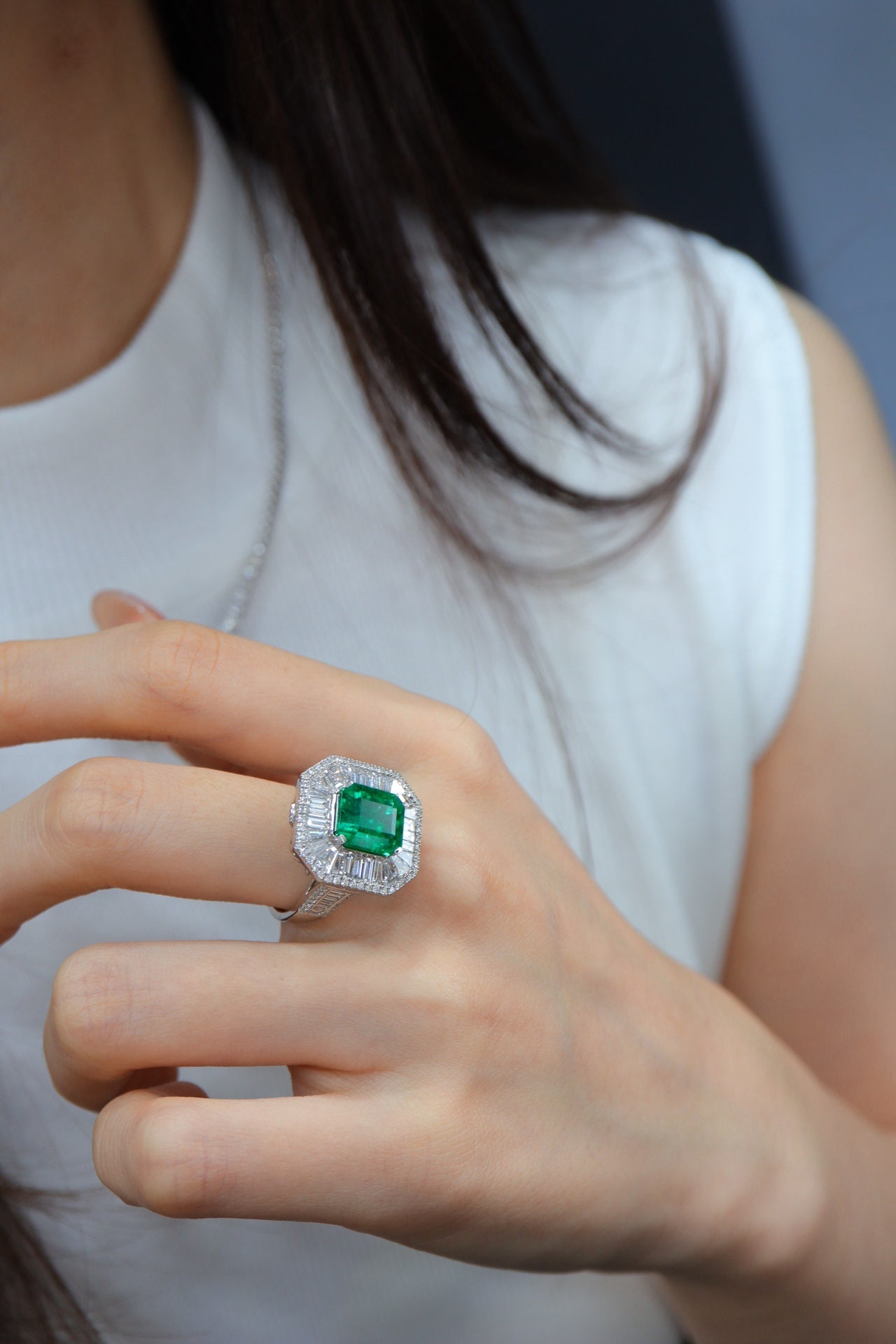 Emerald Pendant/Ring Dual-Use Jewelry - Top-Grade Verdant Green