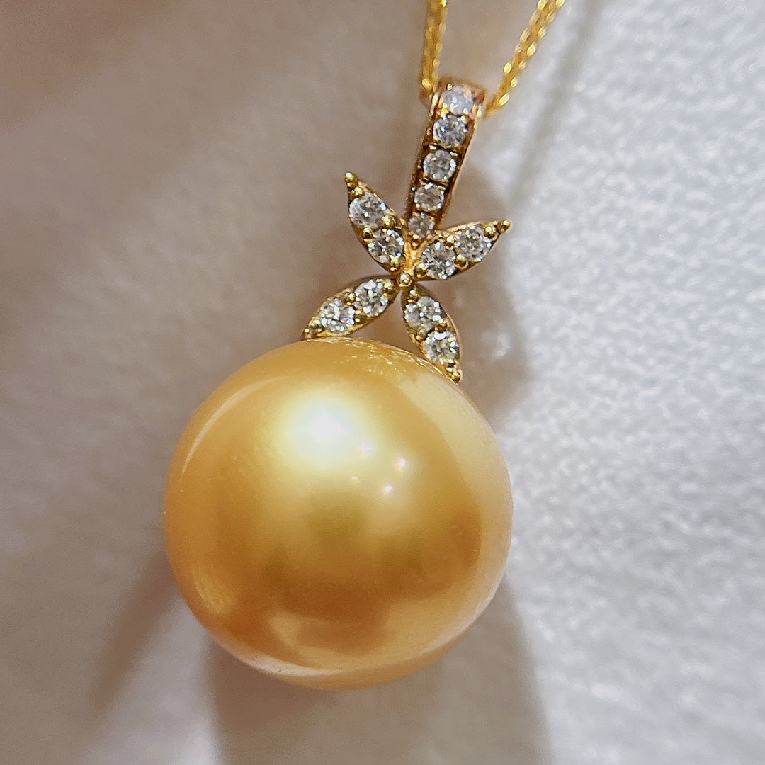 Exquisite 18K Gold Diamond-Encrusted Natural South Sea Golden Pearl Jewelry