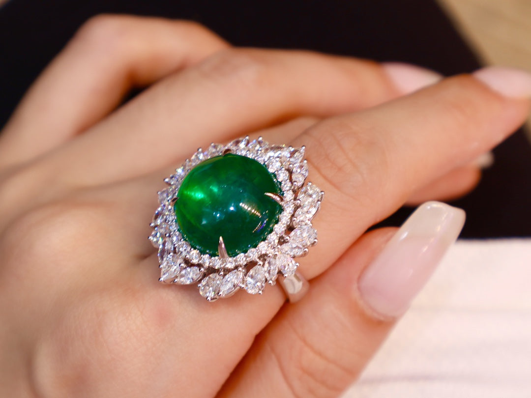 Emerald Ring - Vivid Green Jewelry with Exquisite Craftsmanship