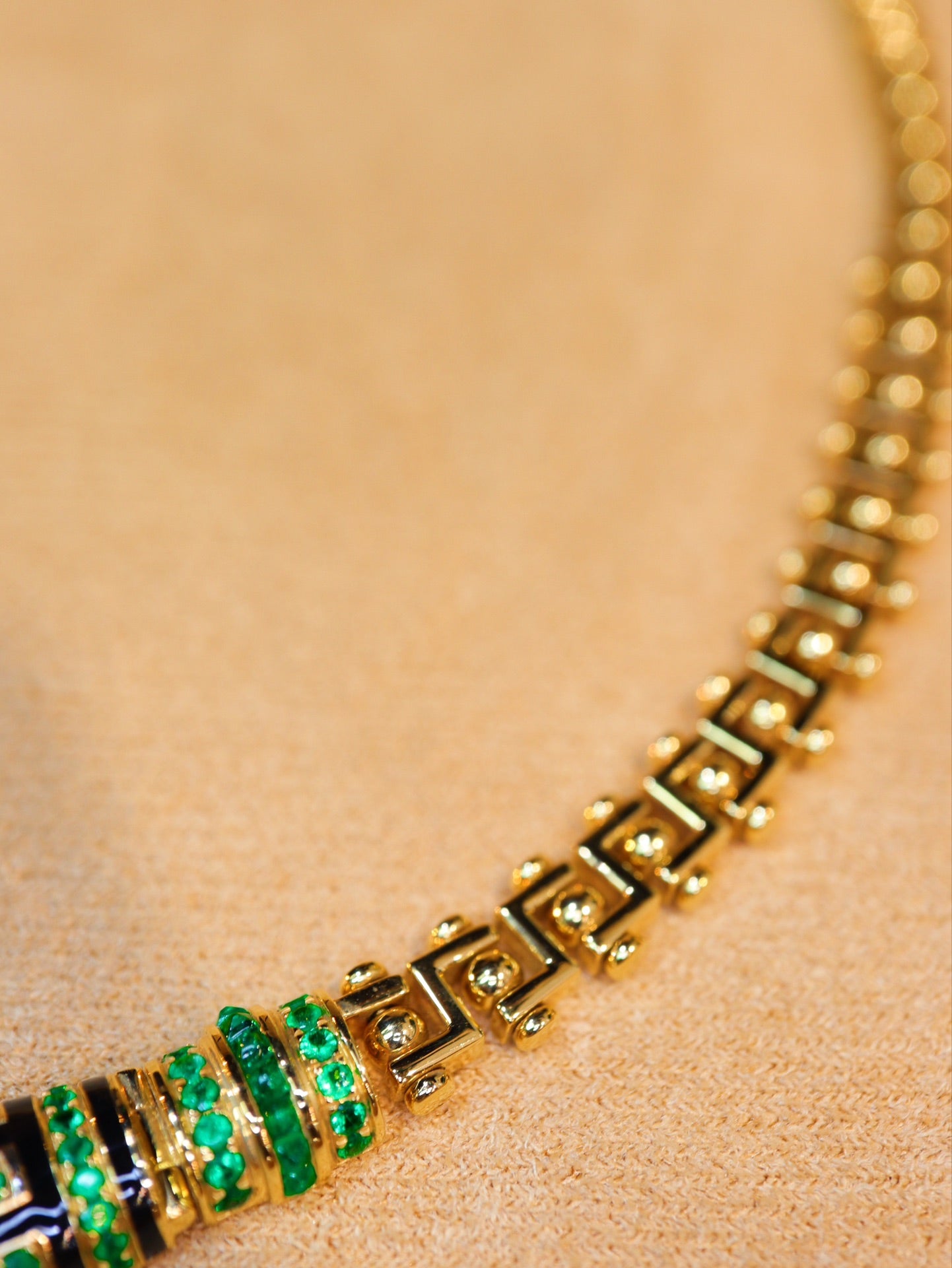 Vintage Modern Retro Design Emerald Necklace - A Jewelry Gem