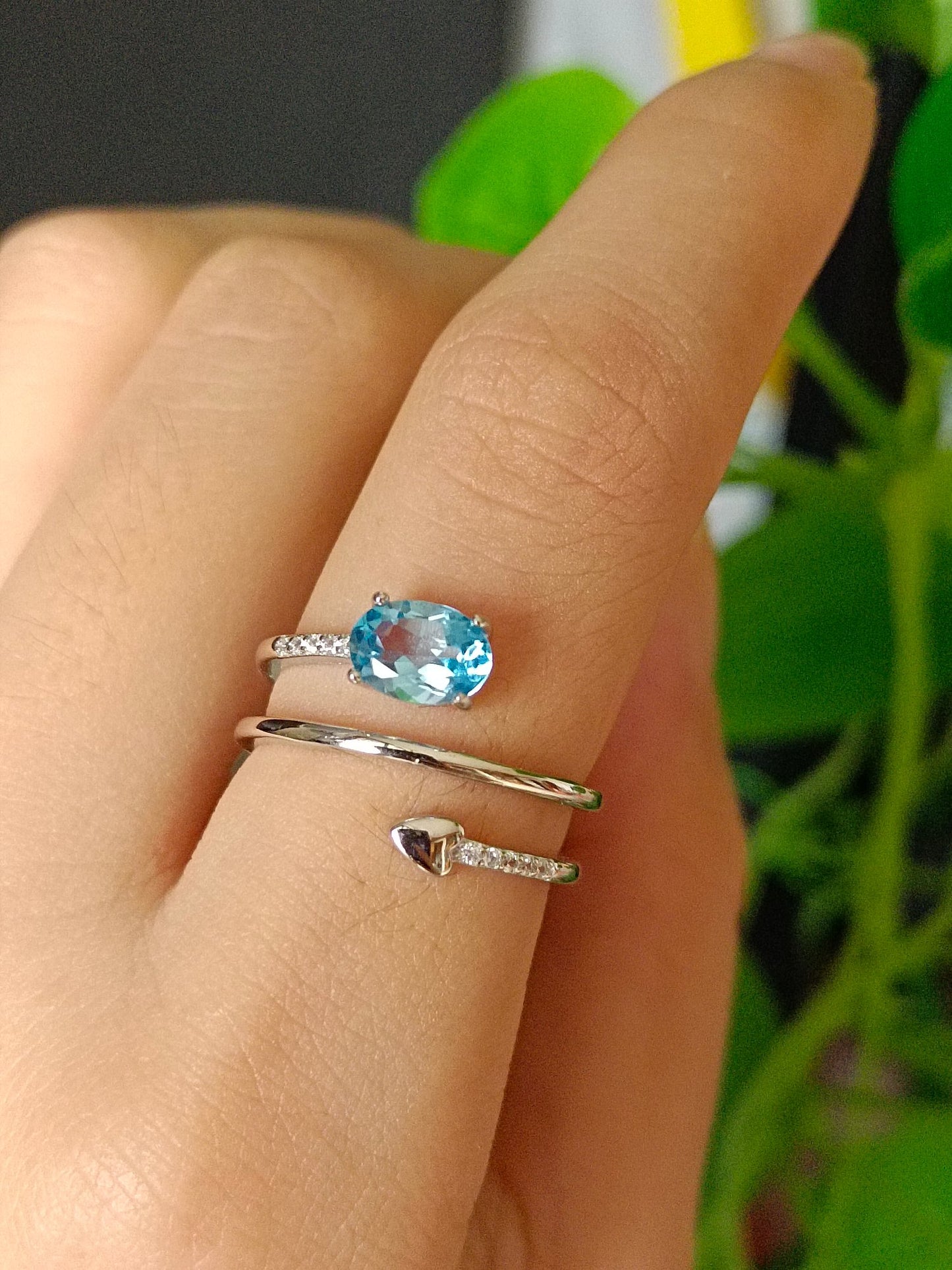 Exquisito anillo de topacio natural: joyería única para usted elegante