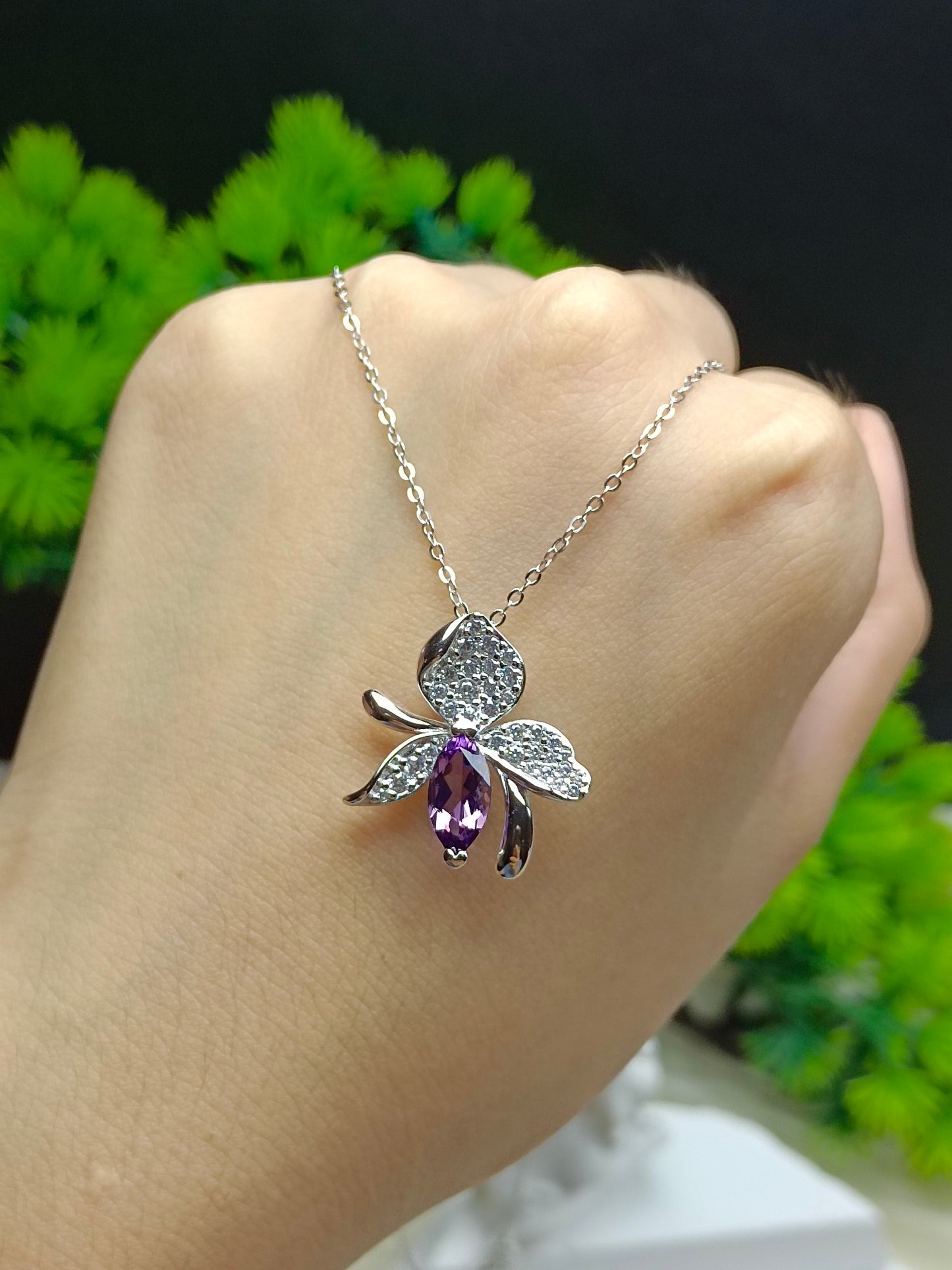 Barang Kemas Loket S925 Sterling Silver Amethyst Lily yang Elegan