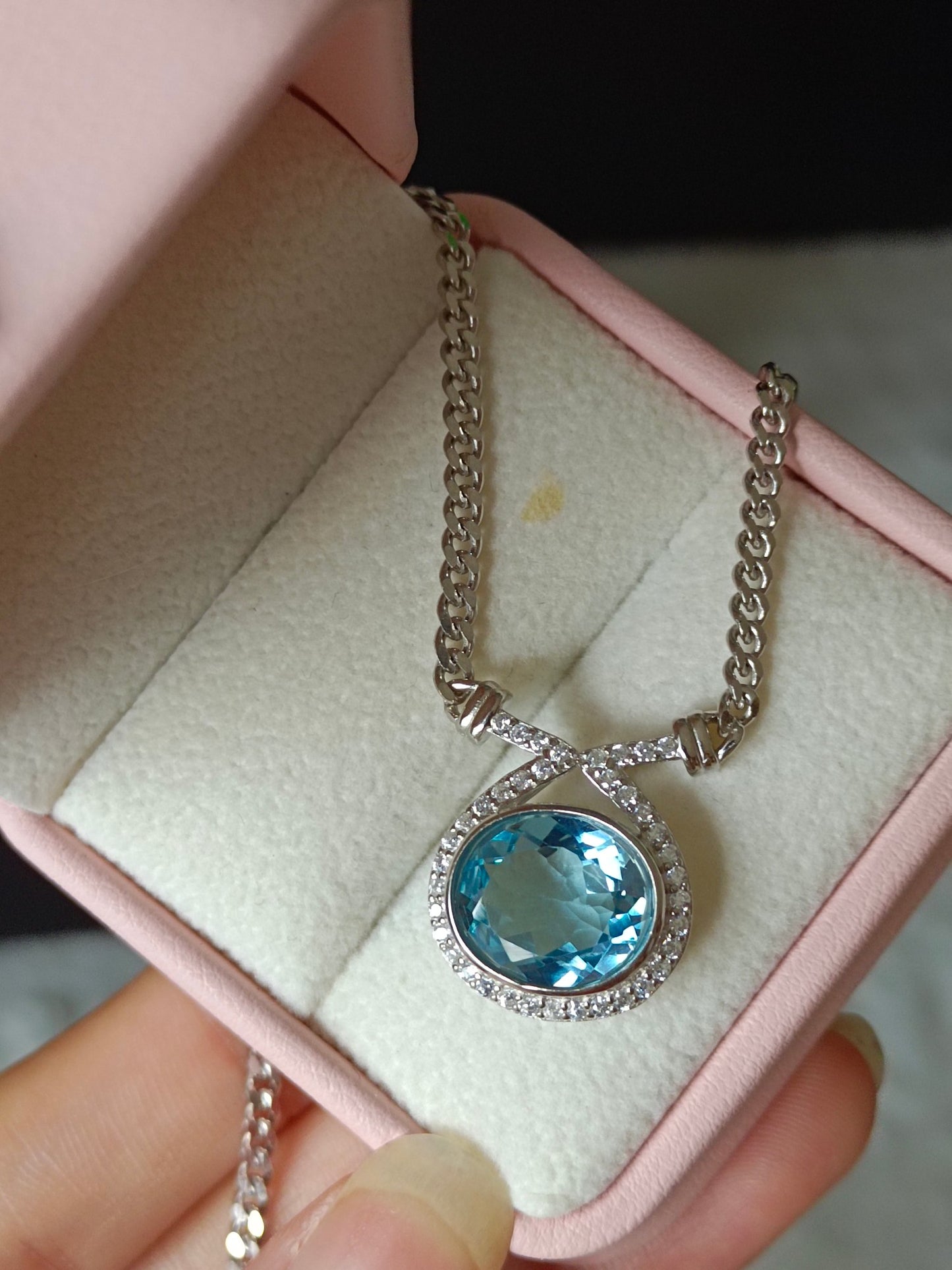 Exquisite Natural Swiss Blue Topaz Jewelry Necklace