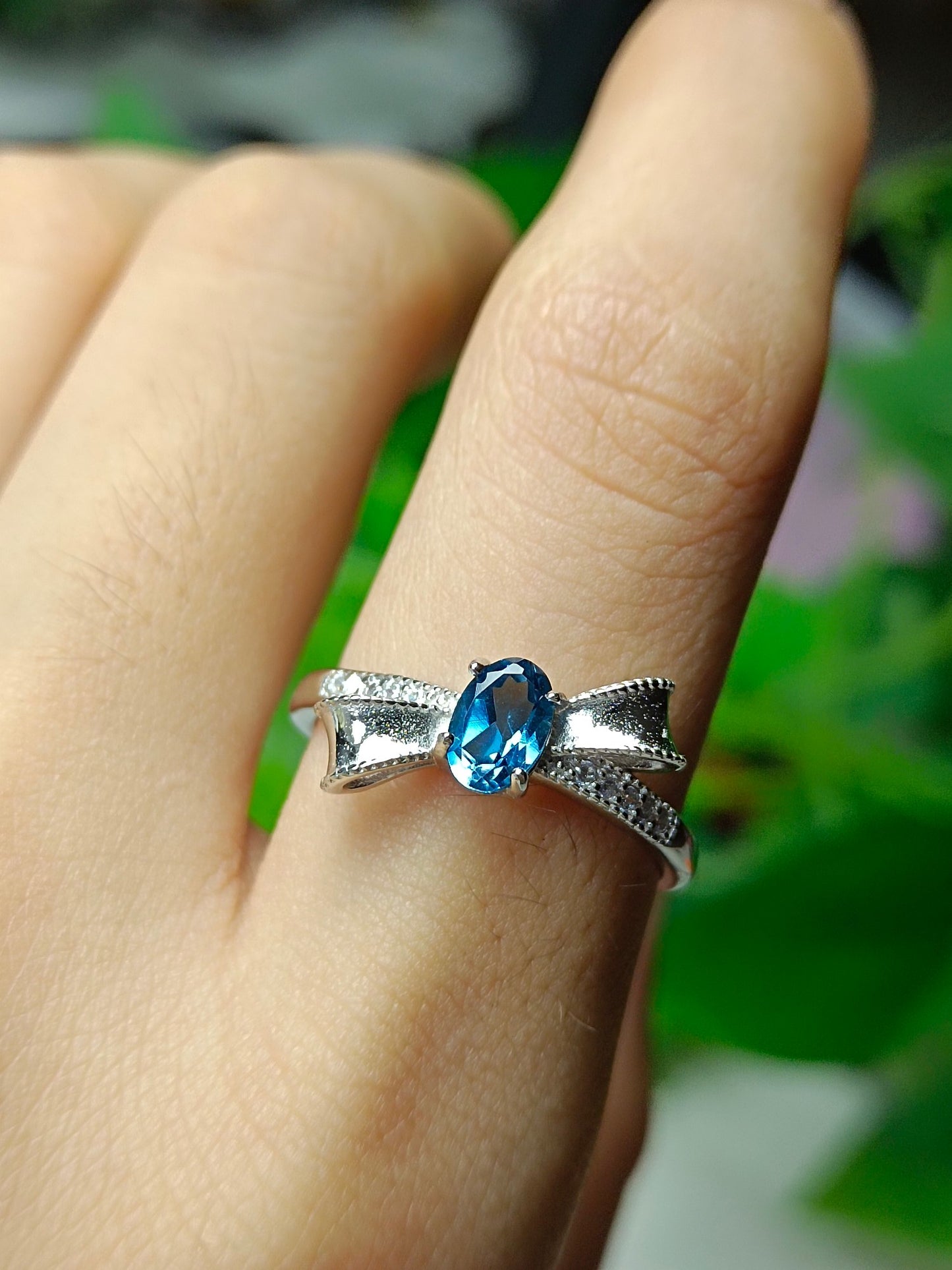 Cincin Bow Topaz Biru London - Barang Kemas Cantik untuk Setiap Majlis