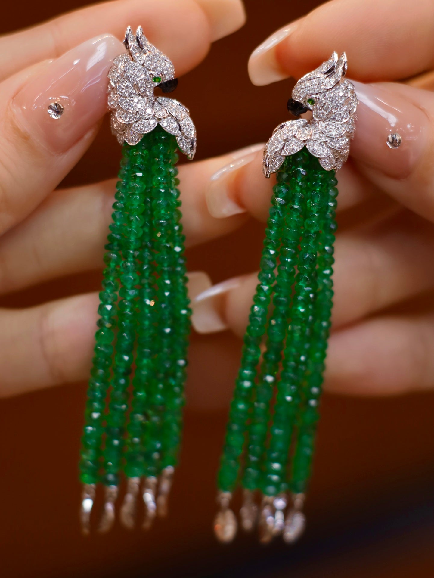 Exquisite Macaw-Inspired Jewelry: Emerald Dangle Earrings