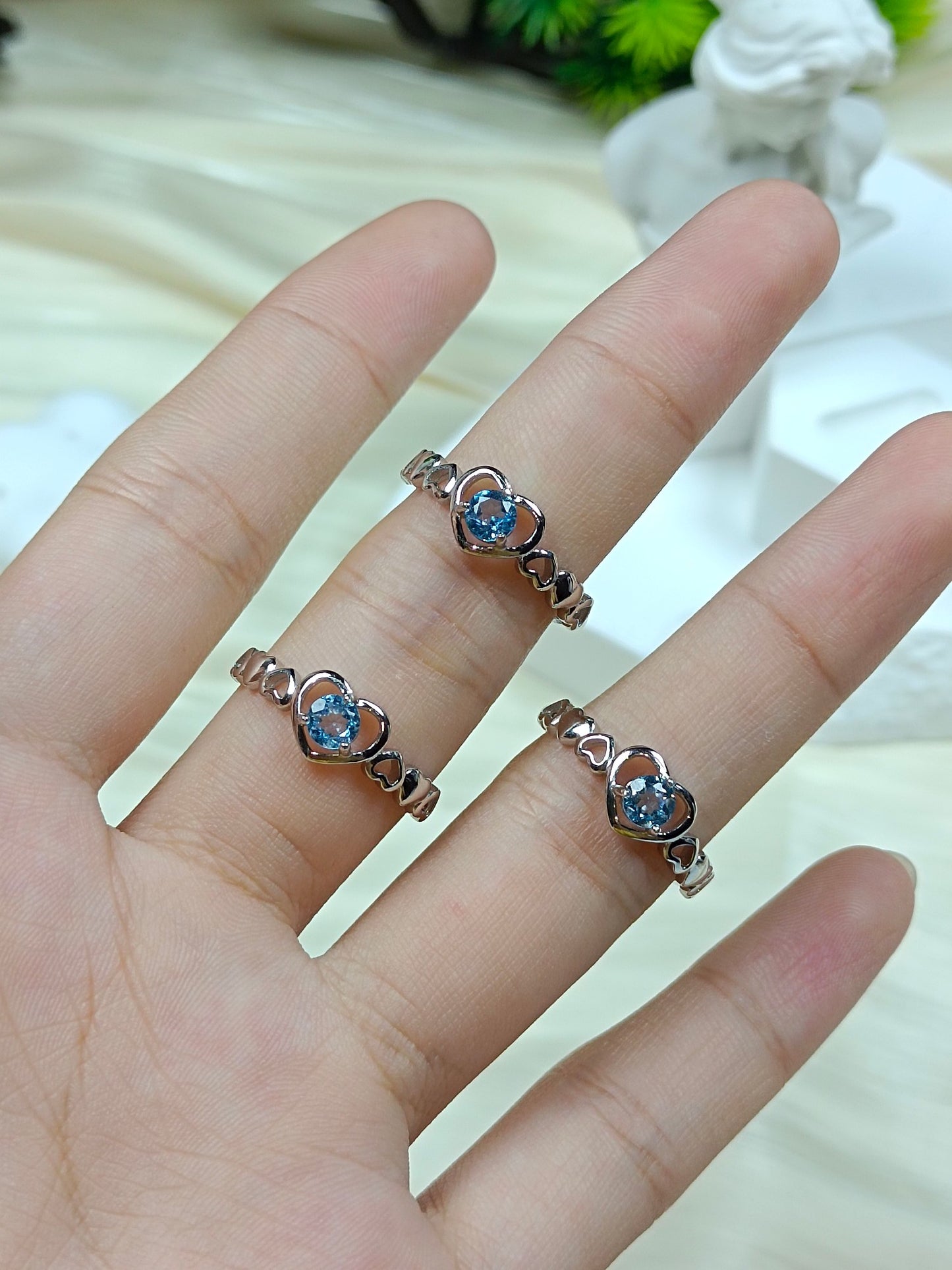 S925 Silver Embedded Topaz Heart Ring - Minimalist Jewelry for a Fresh Look