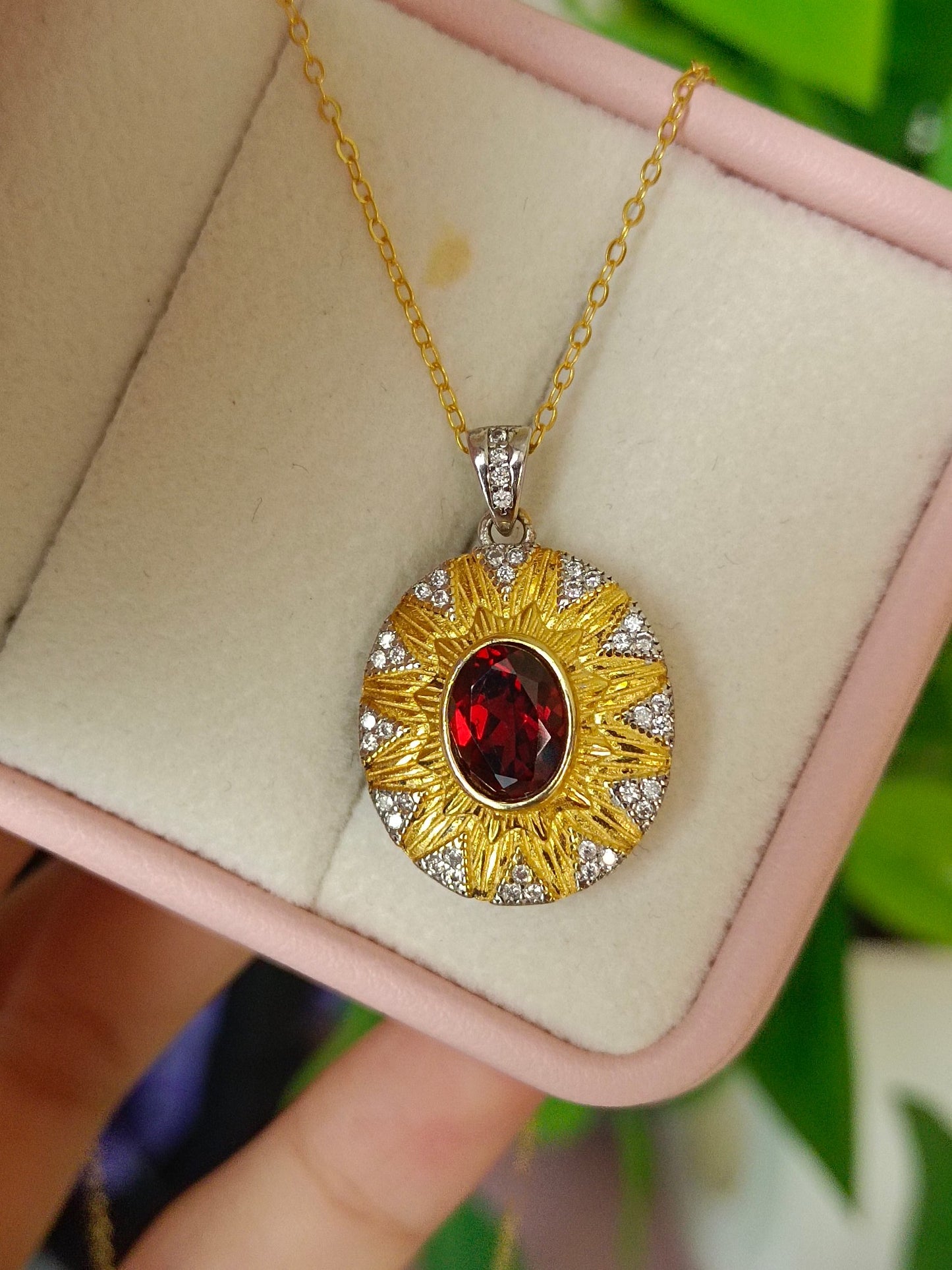 Elegant S925 Silver Embedded Garnet Sunflower Pendant Jewelry