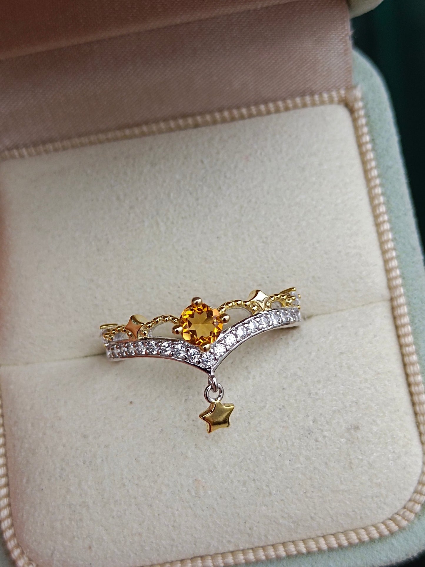 Natural Yellow Crystal Star Ring - Exquisite Jewelry for Every Occasion