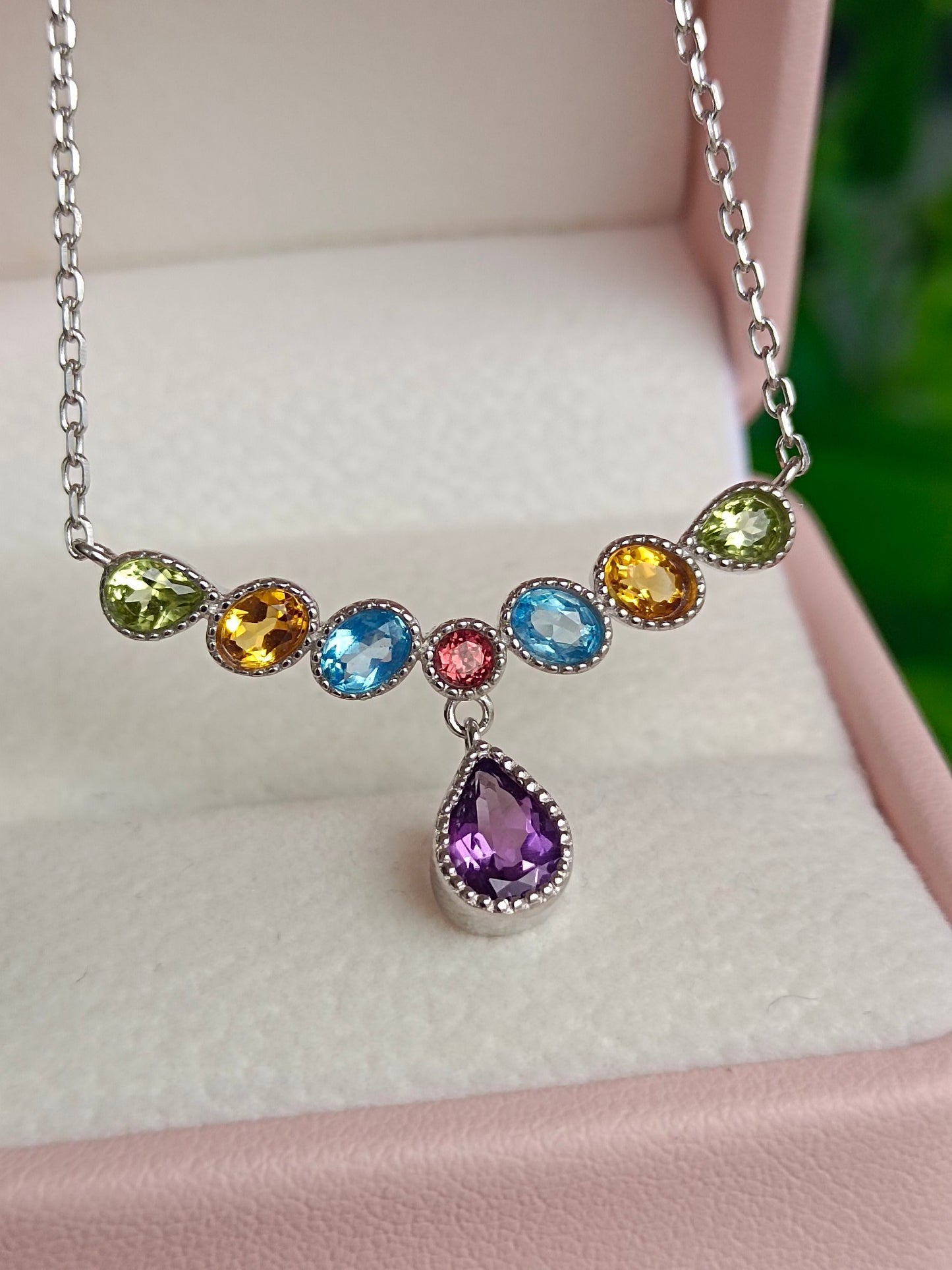 Vibrant Gemstone Necklace - A Symphony of Colors in Jewelry