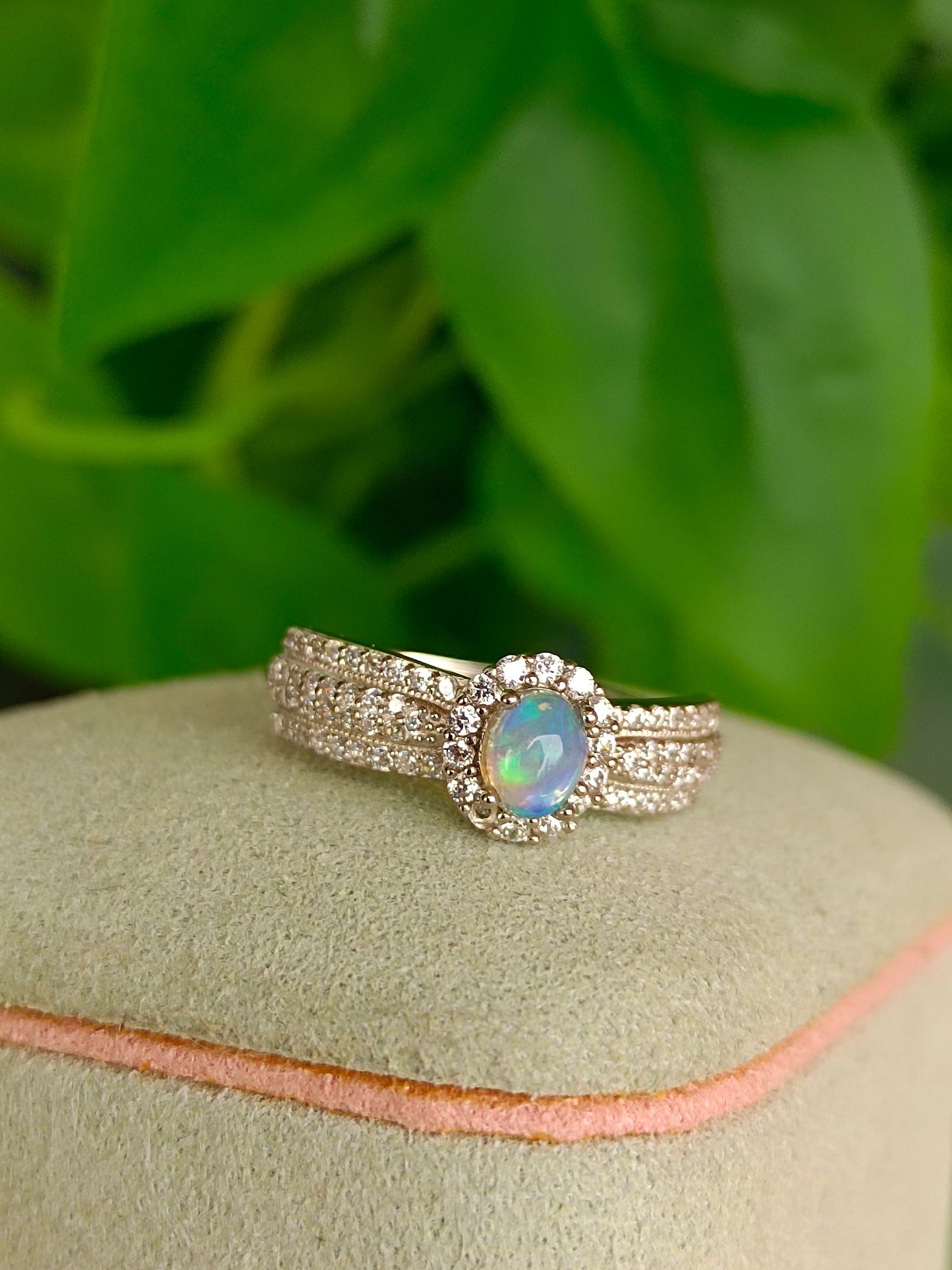 Exquisite Natural Opal Ring - A Jewelry Delight