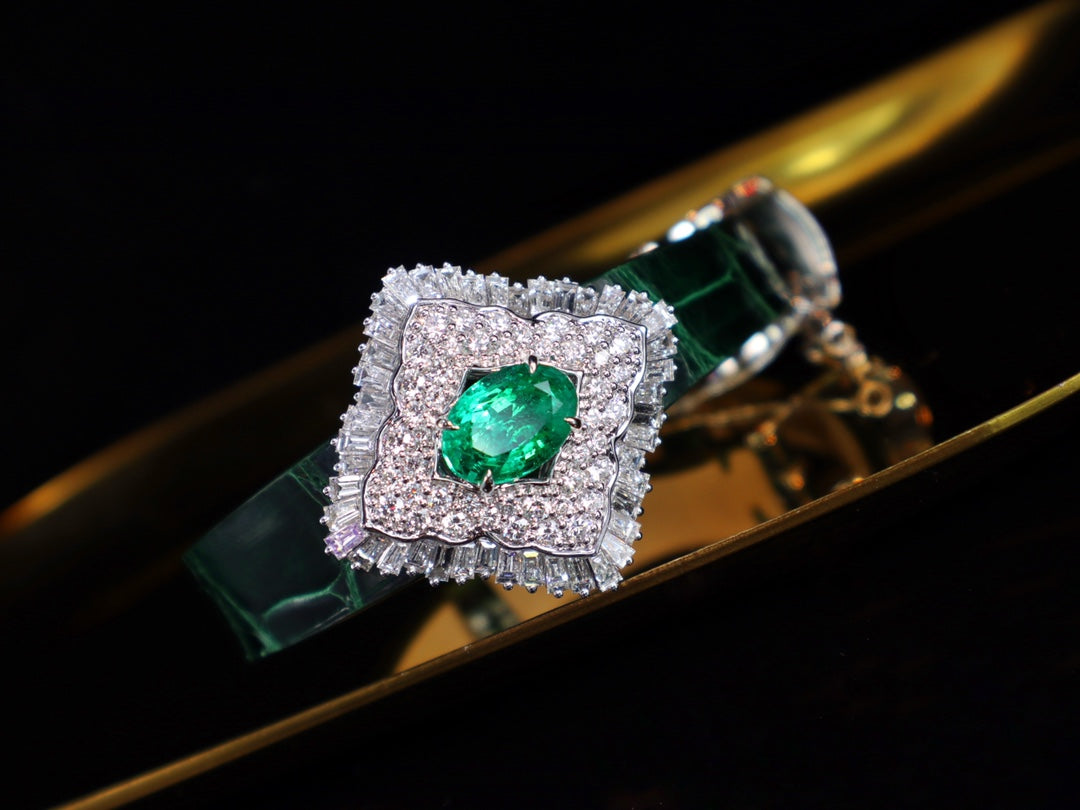 Versatile Emerald Jewelry Piece - A Styling Essential