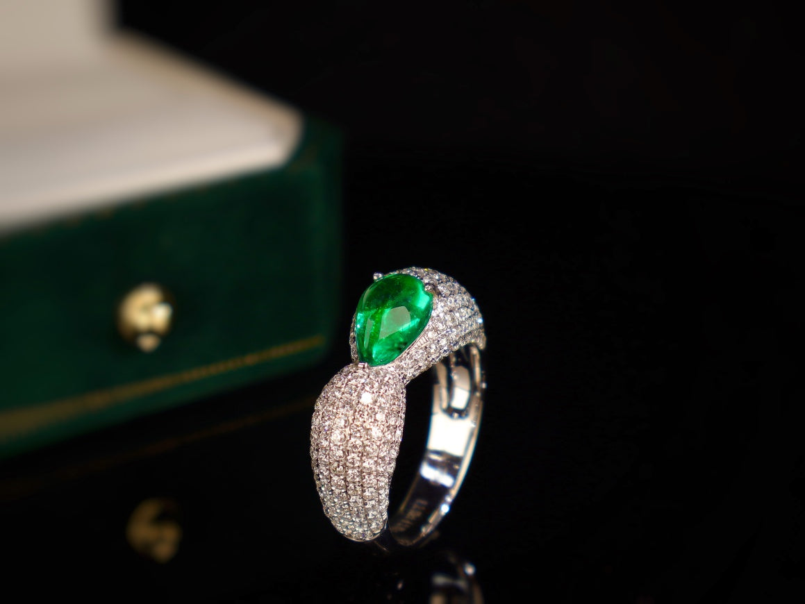 2.03ct Emerald Ring - Exquisite Jewelry Piece