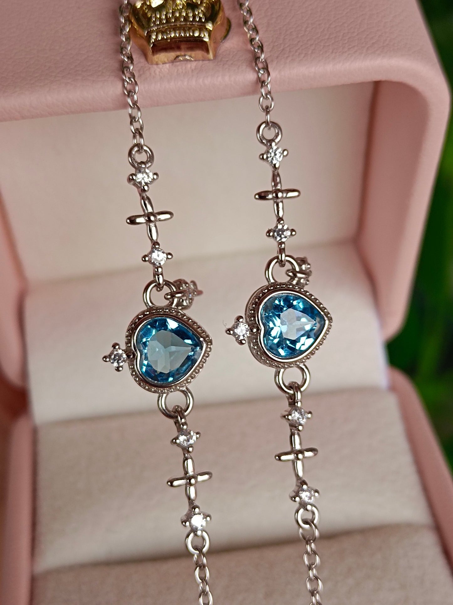 Heart-Shaped Natural Swiss Blue Topaz Jewelry Bracelet