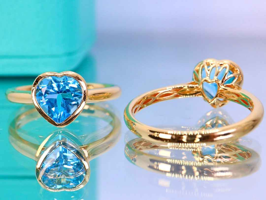 Exquisite Heart-Shaped Swiss Blue Topaz Ring in 18K Gold