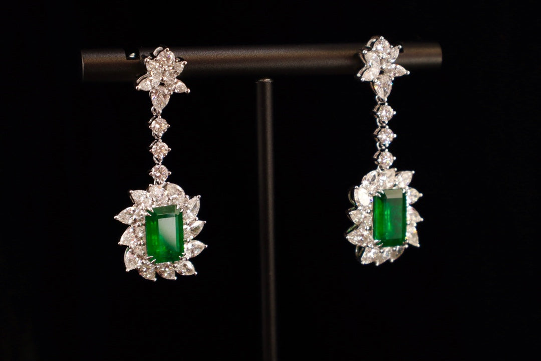 Emerald Green Earrings - Luxurious Jewelry Piece