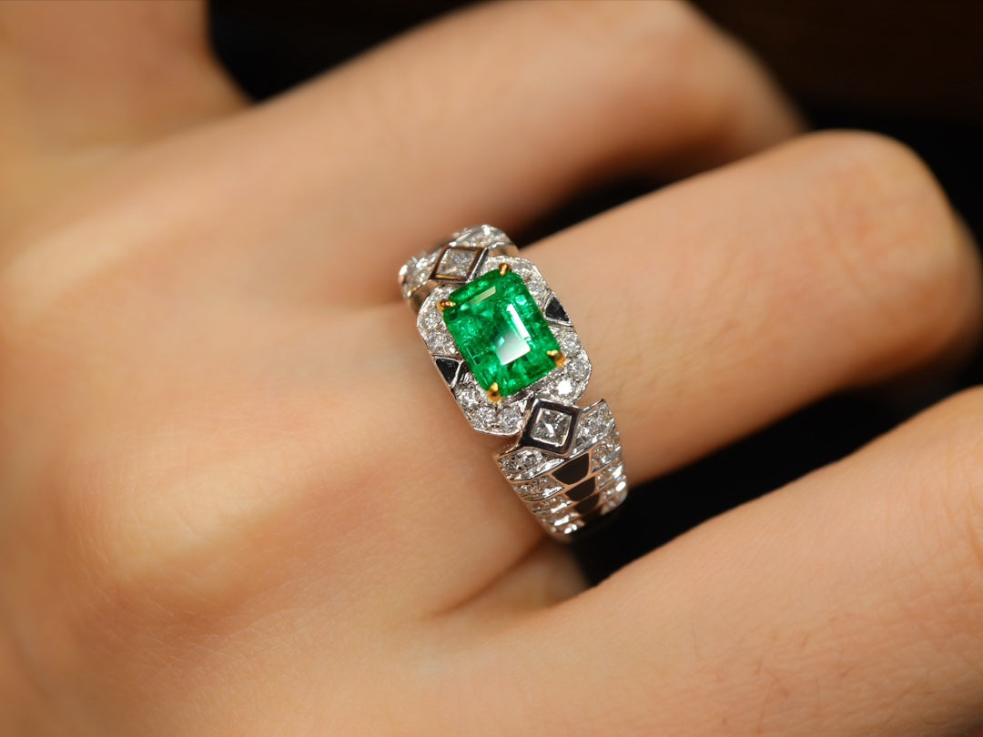 Vintage Panjshir Emerald Ring - A Unique Jewelry Piece