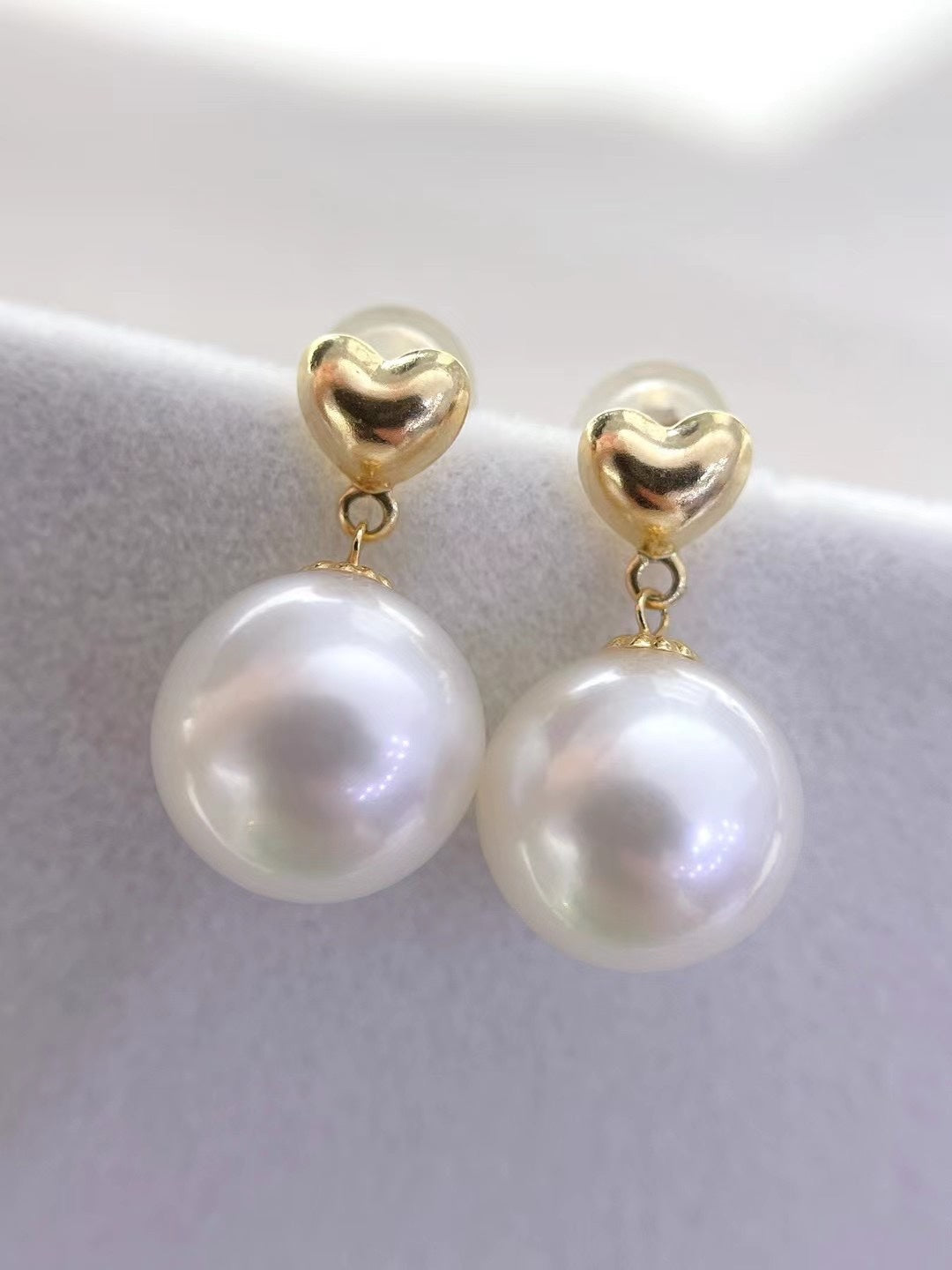 Elegant Freshwater Pearl Jewelry: Flawless 9-10mm Round Pearls