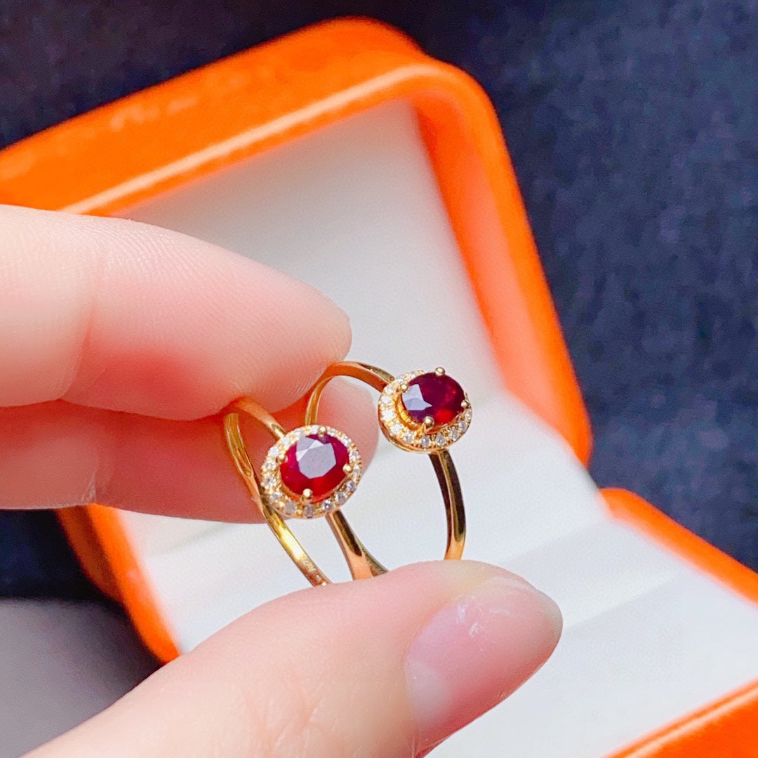 18K Gold Natural Ruby Ring - Elegant and Versatile Jewelry