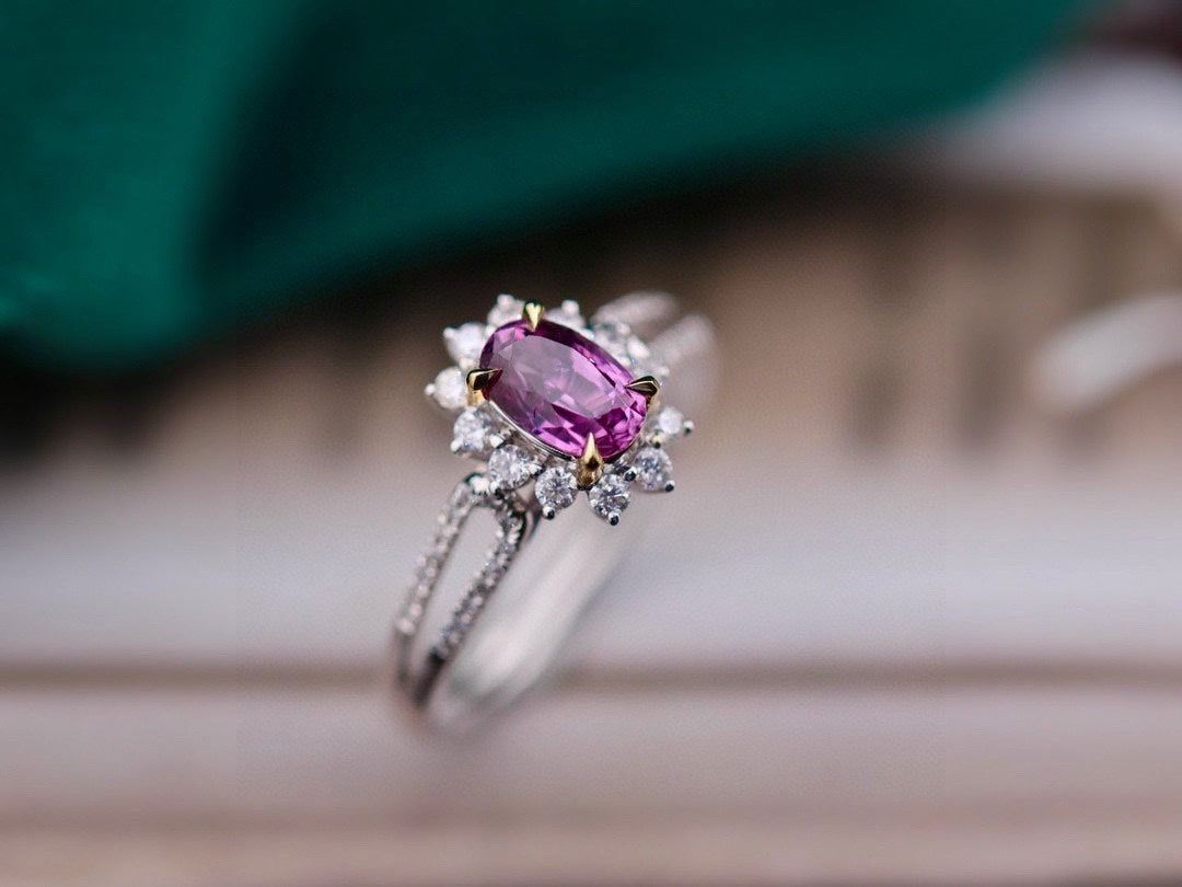 Elegant Purple Sapphire Ring - A Unique Piece of Jewelry