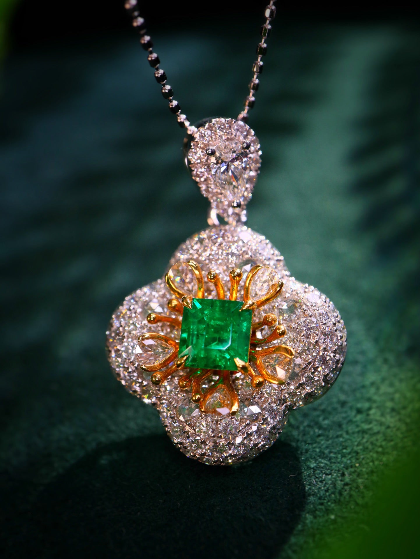 Panjshir Emerald Pendant - VVG Warton Green Jewelry Marvel