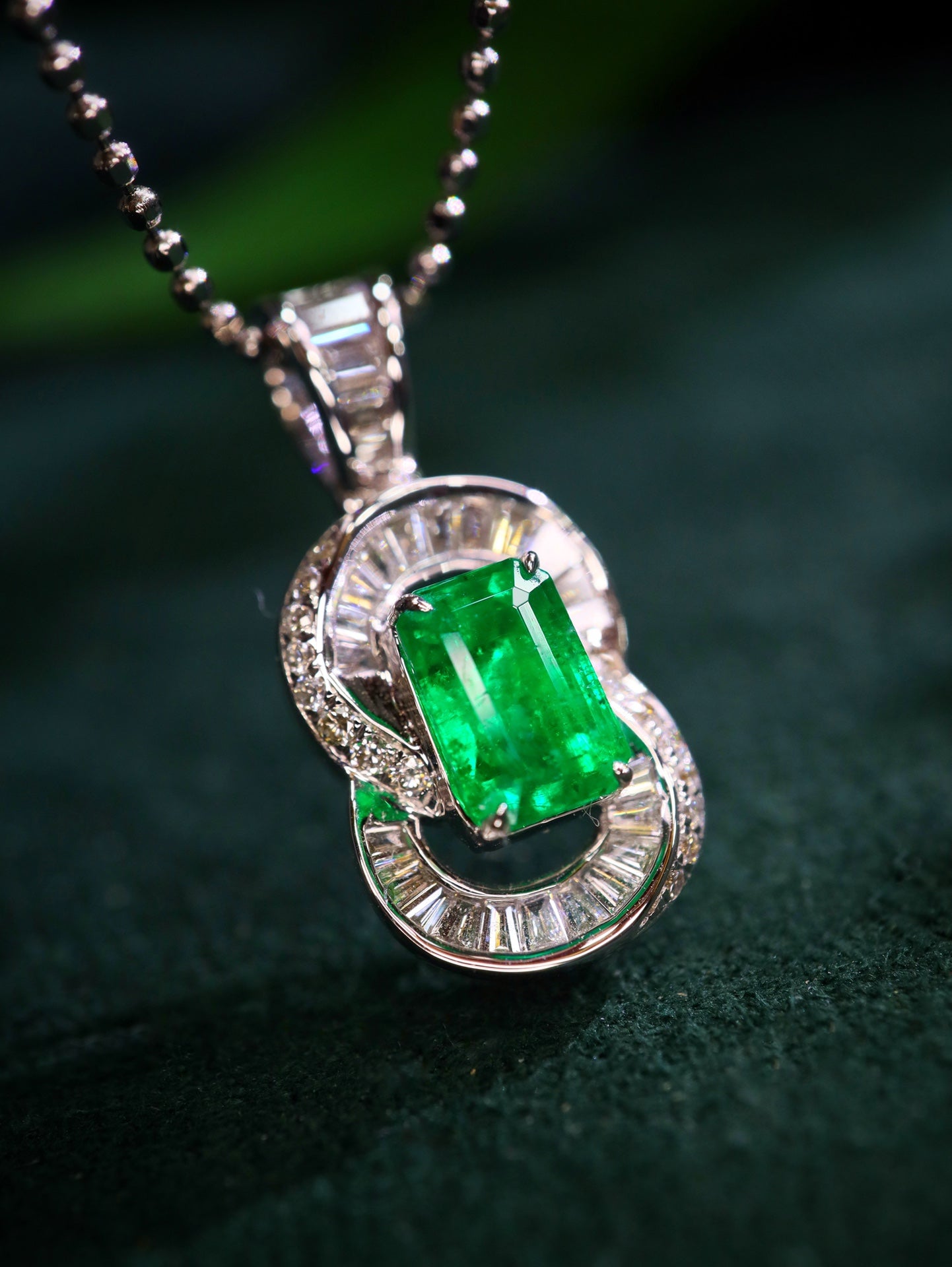 Panjshir Emerald Pendant - A Jewelry Marvel