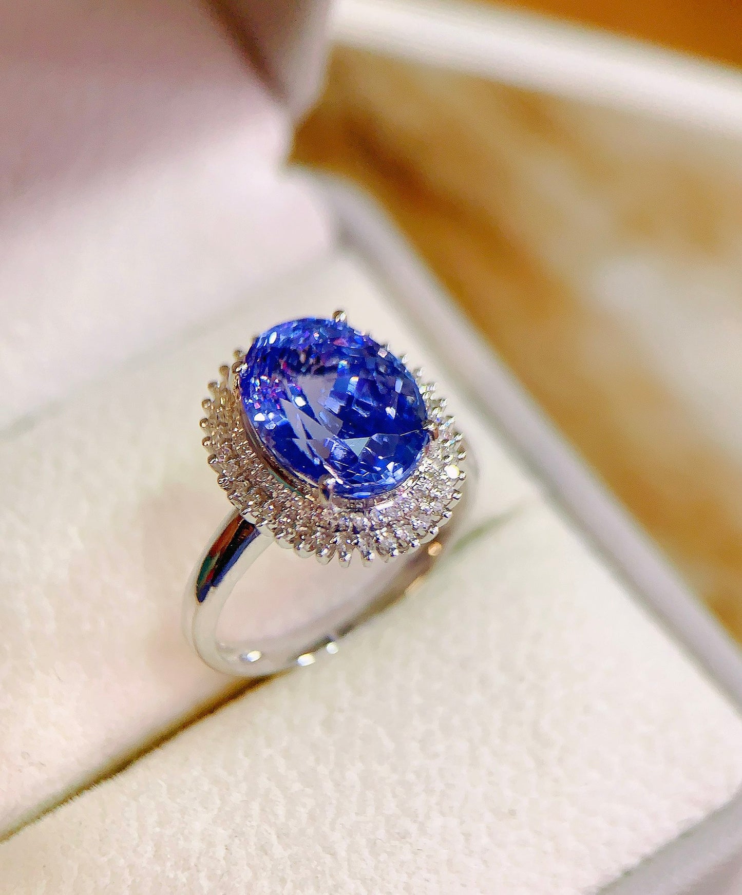 Exquisite Natural Tanzanite Ring in 18K Gold with Diamond Accents - Jewelry