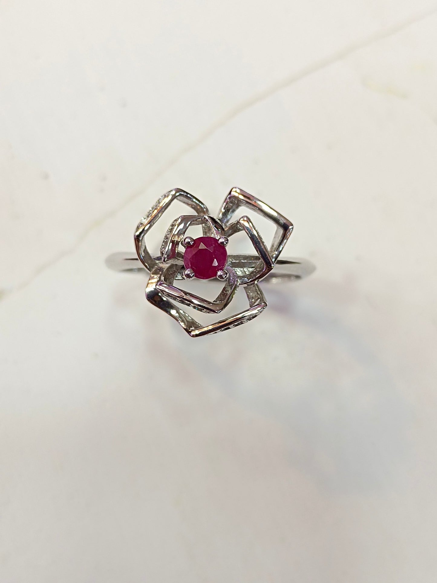 S925 Silver Crafted Ruby Rose Cutout Ring - Unique Jewelry Design