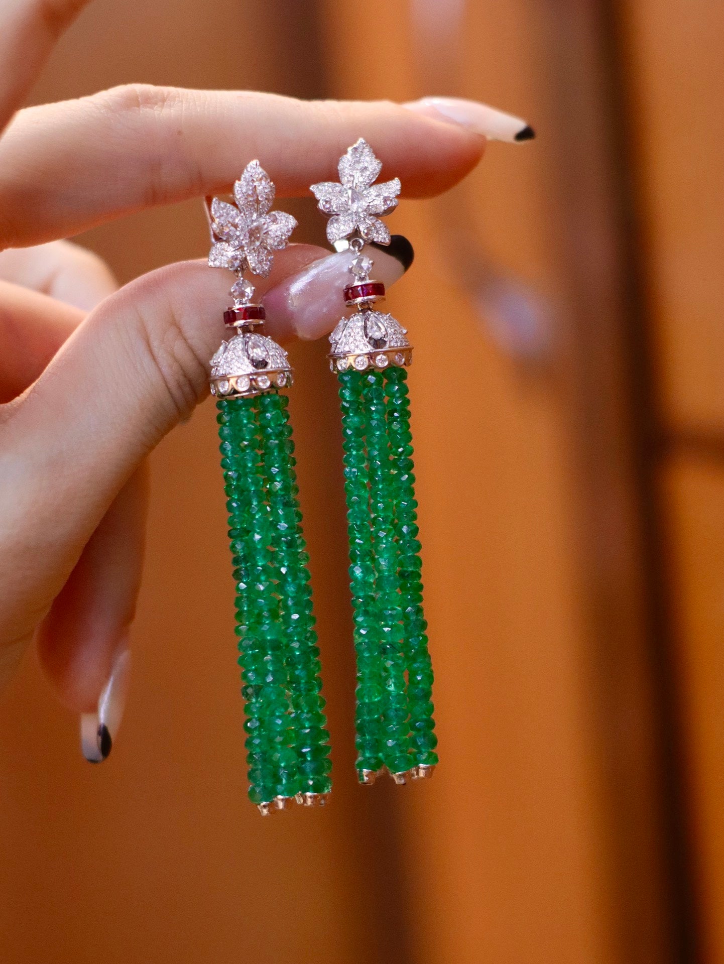 Emerald Elegance: Luxurious Emerald Dangle Earrings Jewelry