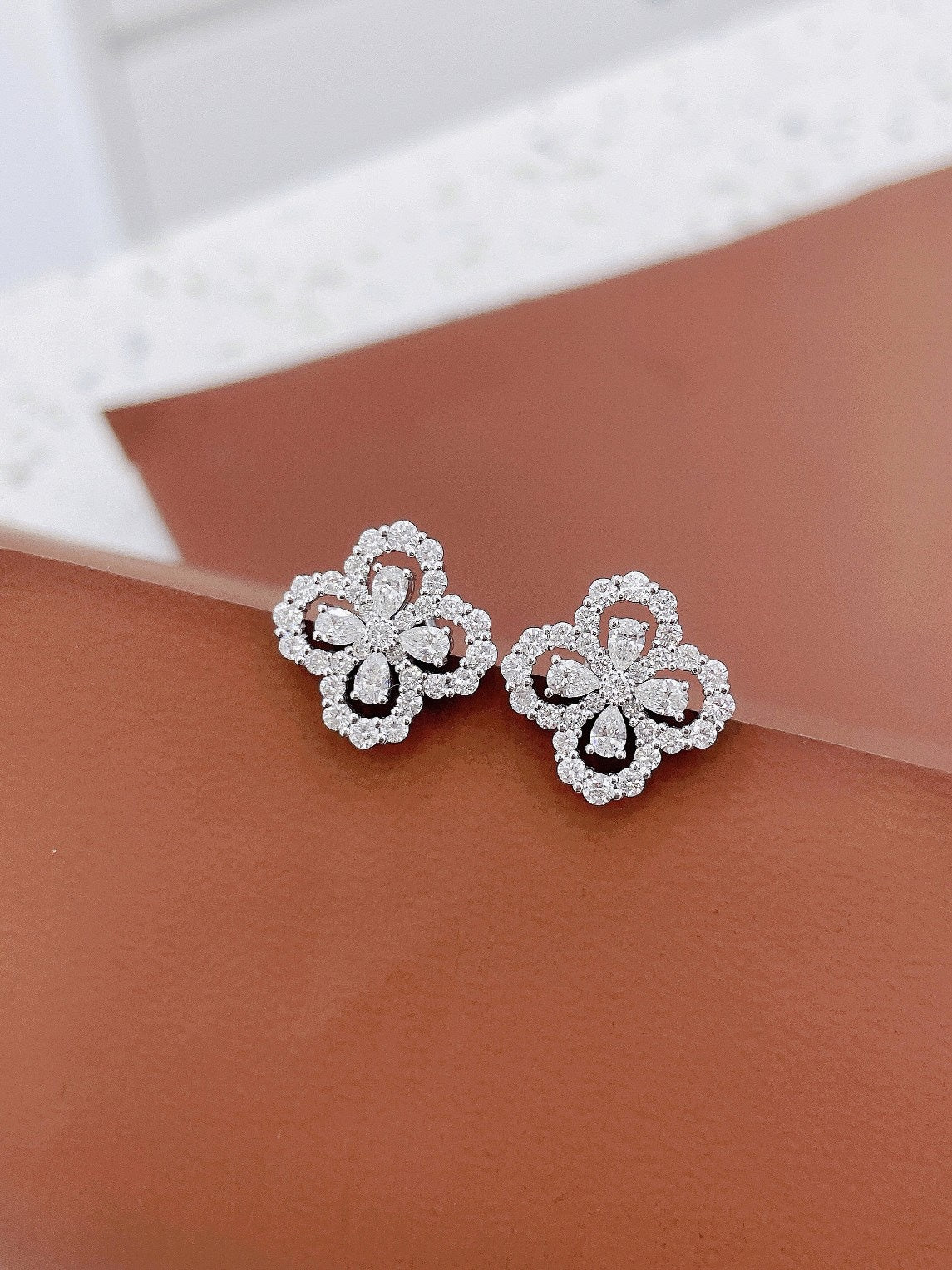 18K Cultured Moissanite Four-Leaf Clover Hollow-Out Earrings - LGED005