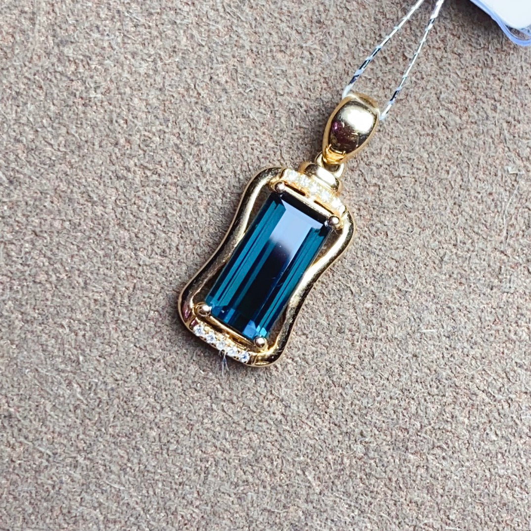 Natural Tourmaline Pendant in 18K Gold with Diamond Accents - Exquisite Jewelry