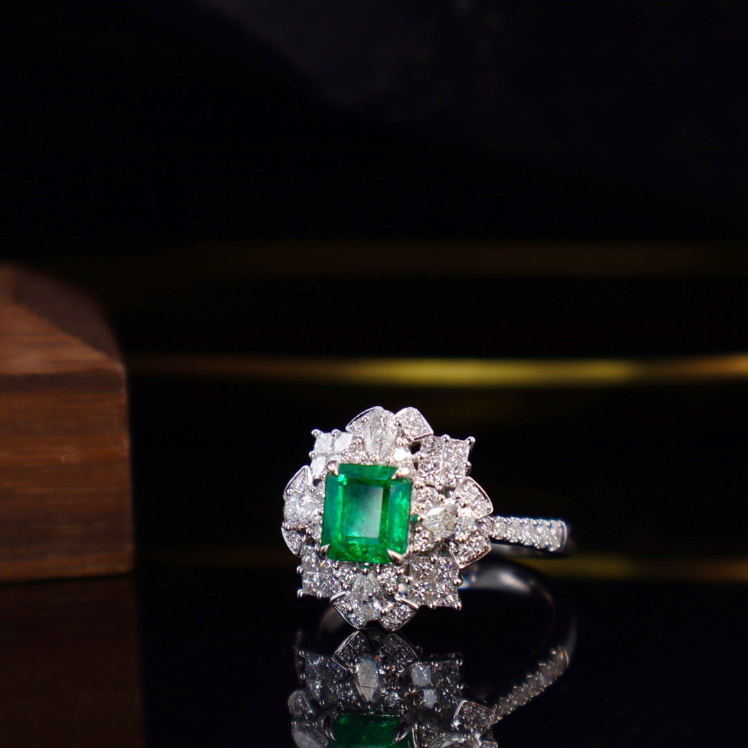 Panjshir Emerald Ring - A Luxurious Jewelry Piece