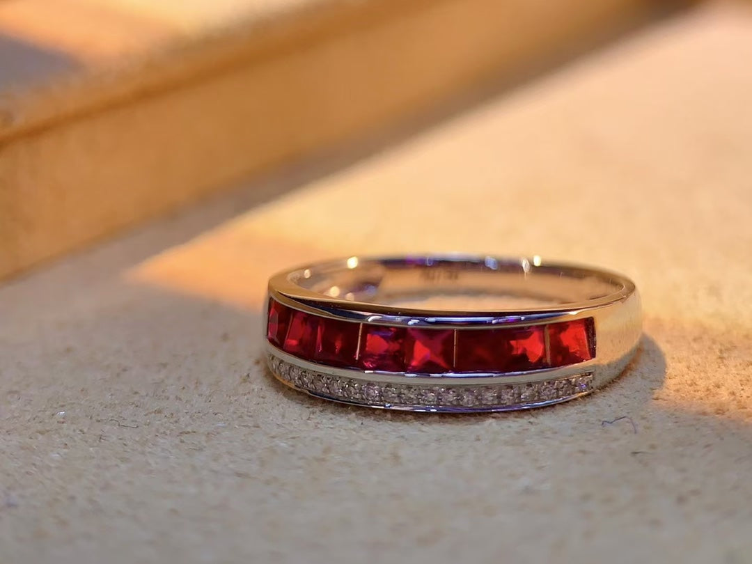 Timeless Elegance: Natural Ruby Ring in 18K Gold with Diamonds