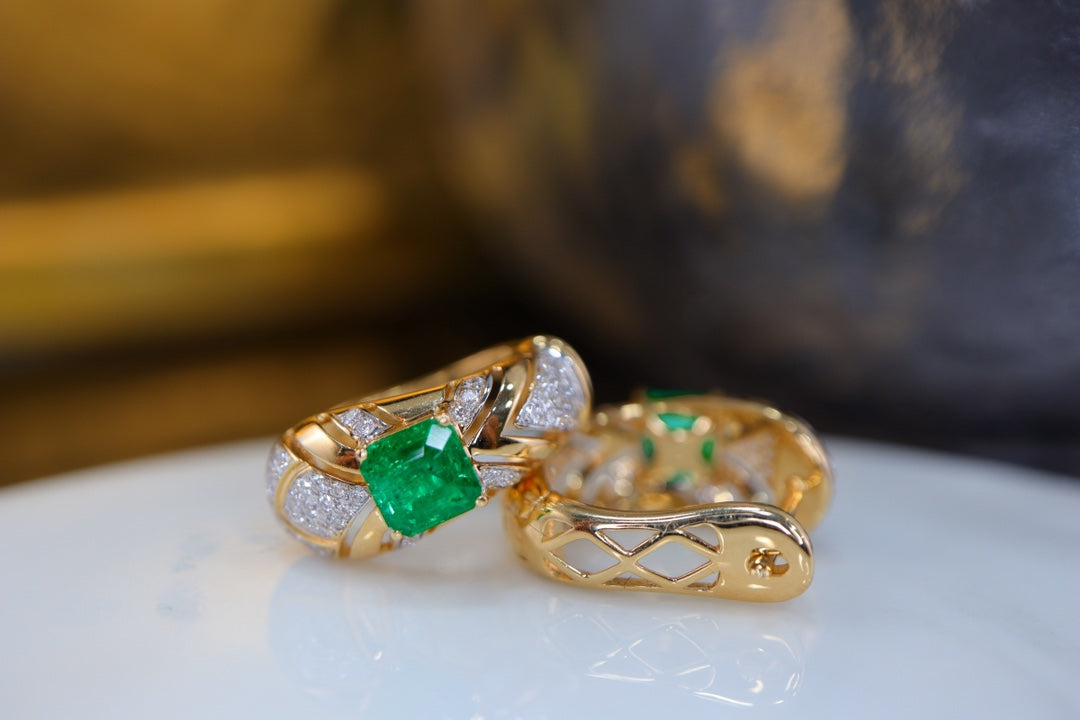 Panjshir Emerald Telinga Cuffs - Perhiasan Emas 18k & Berlian Mewah