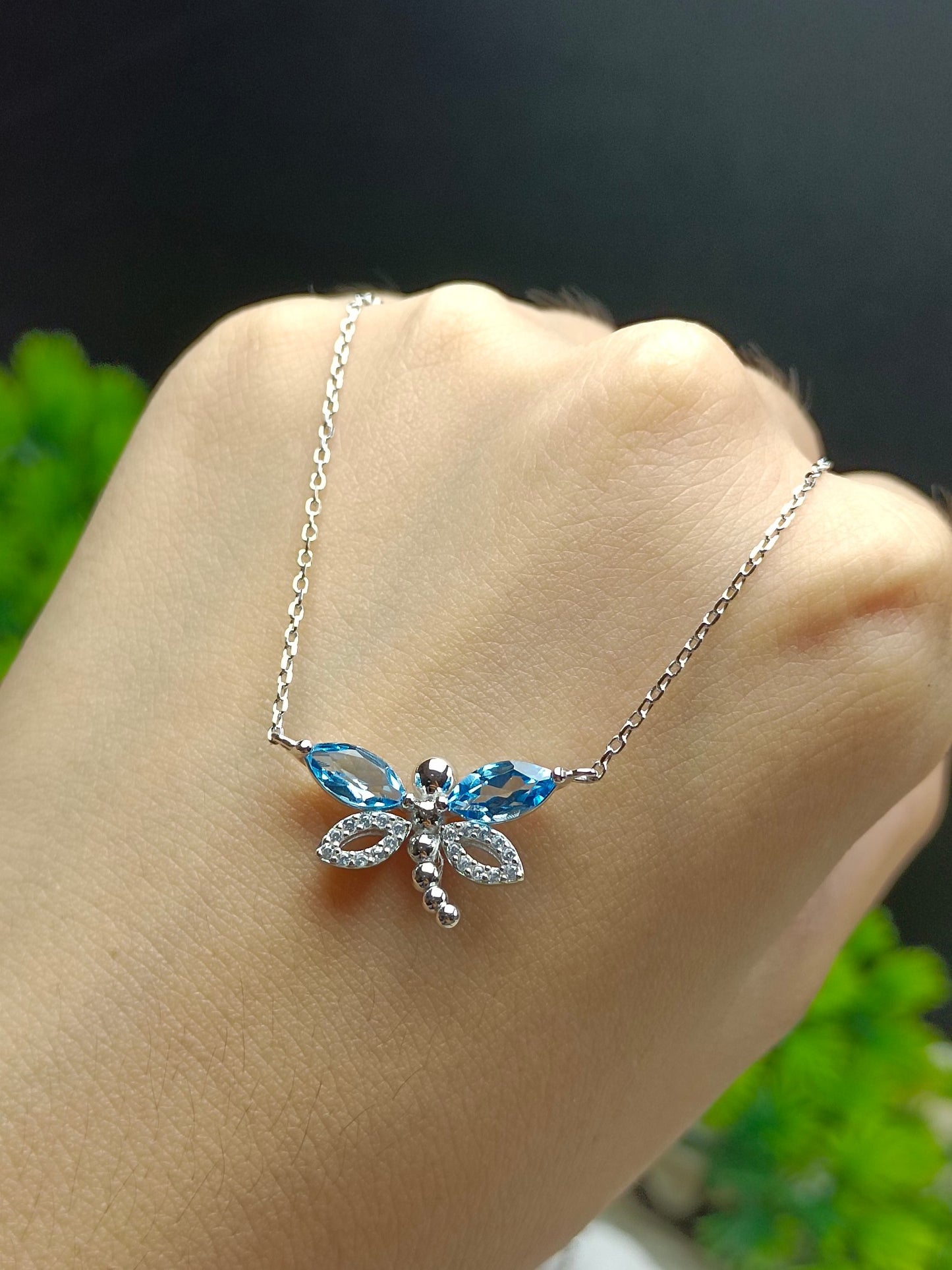 Hieno Sterling Silver 925 Topaz "Dragonfly" -riippuskaulakorulla - Hienoa korukäsityötä