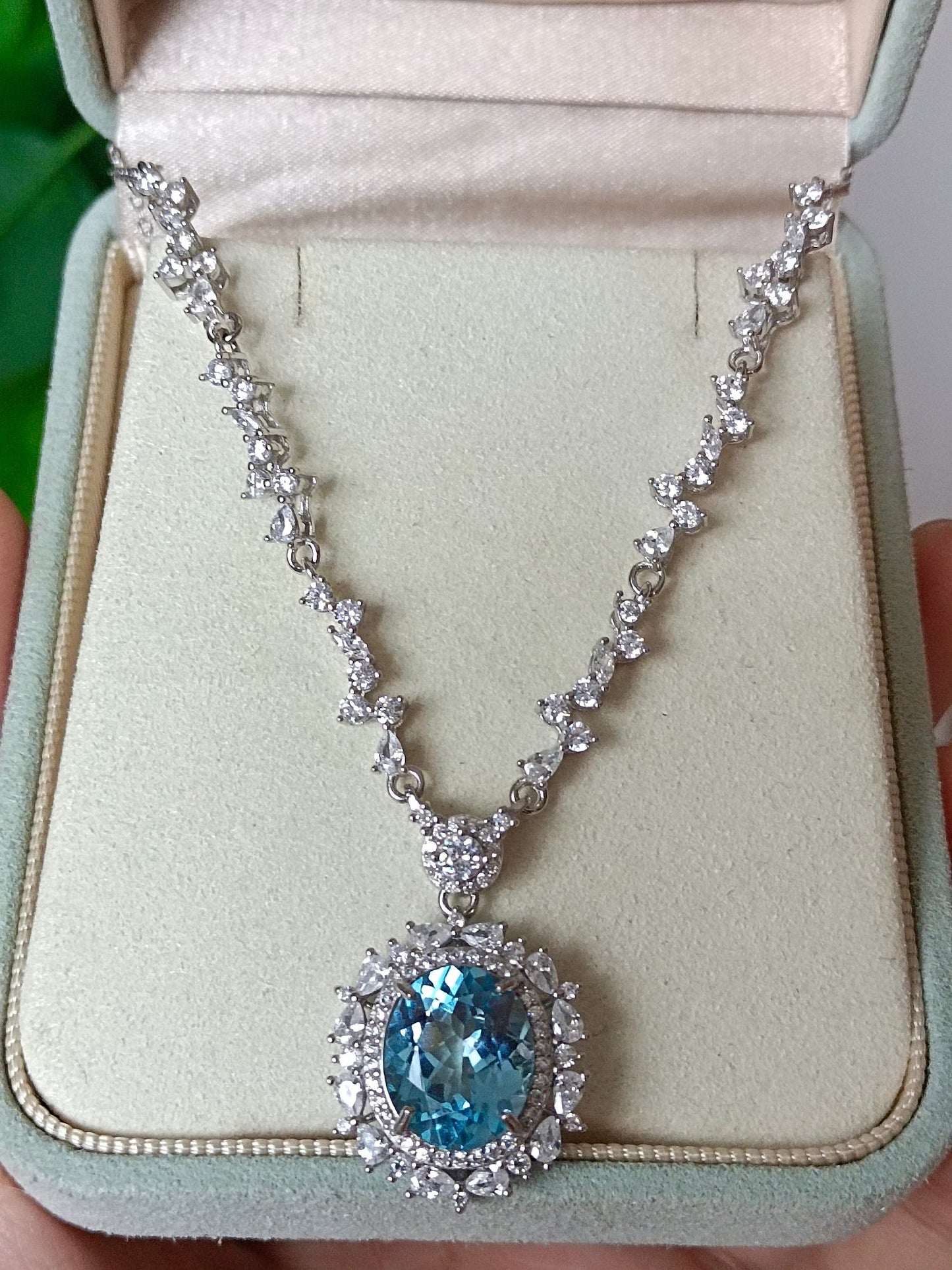 Exquisite Natural Topaz Jewelry Necklace in S925 Silver Setting