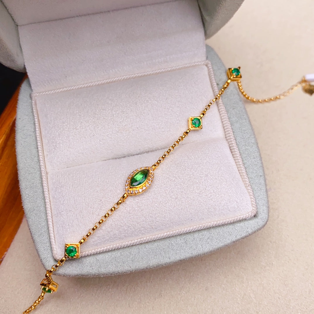 Elegant Autumn's Choice: Emerald Bracelet - A Touch of Luxury Jewelry