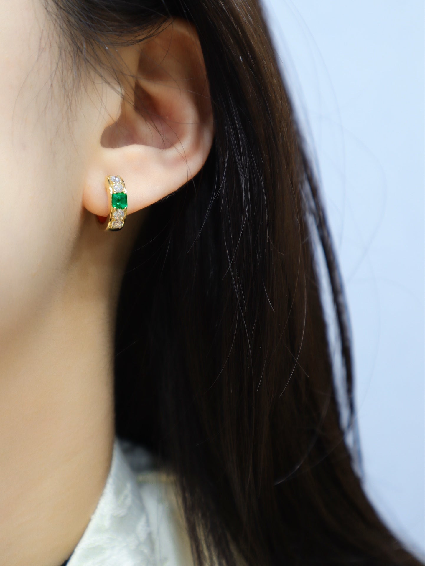 Elegant and High-Quality Emerald Ear Clips Jewelry